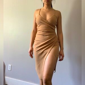 👗 Pretty Little Thing Tan Slip V-Neck Midi Dress - Women’s Size  Medium👗